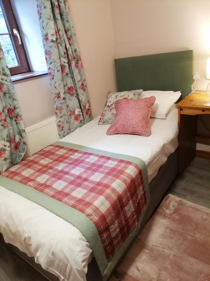 Отель Stag Coach House Carmel Экстерьер фото